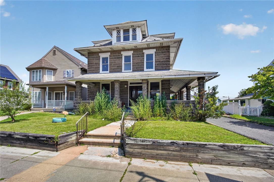 1435 Main Street
