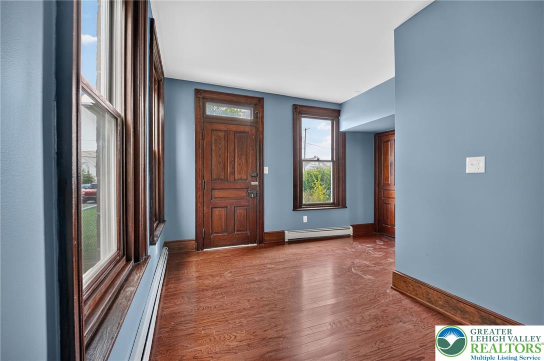 1435 Main Street