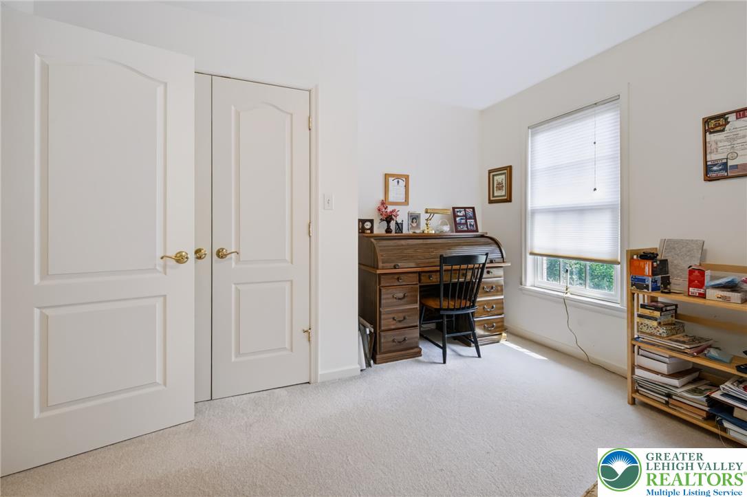 910 La Montage Drive