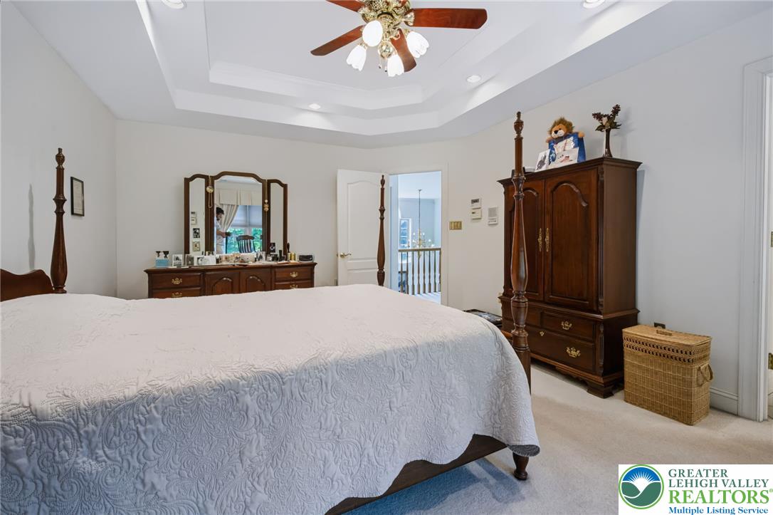 910 La Montage Drive