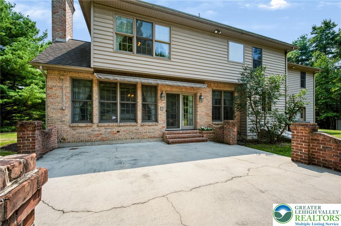910 La Montage Drive