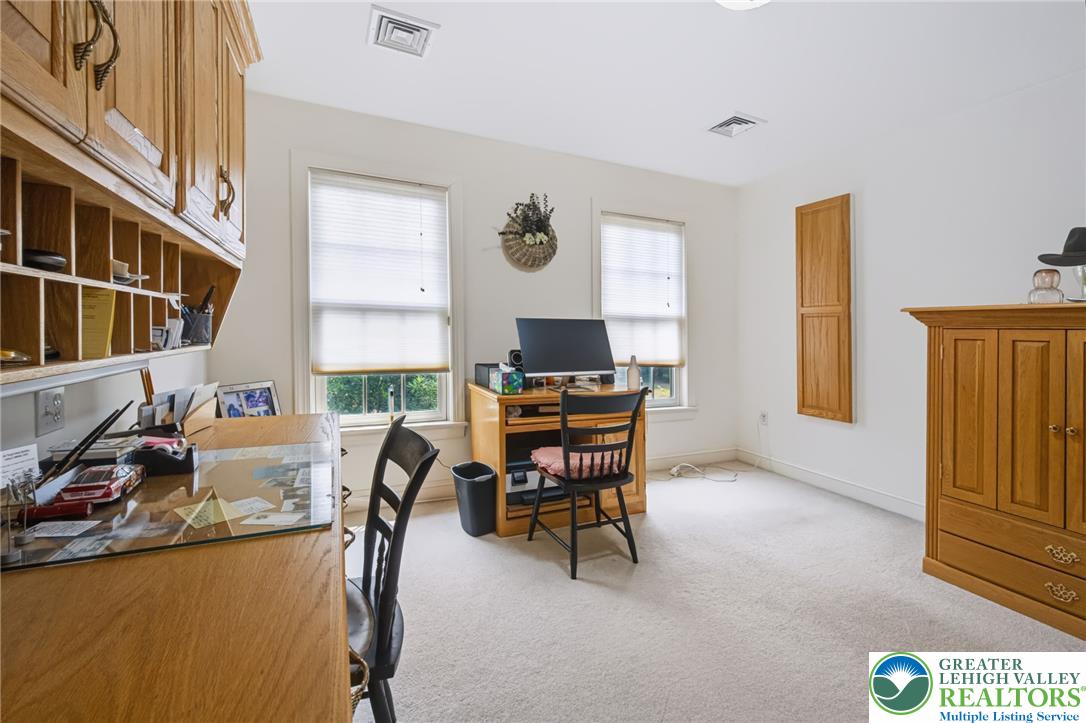 910 La Montage Drive