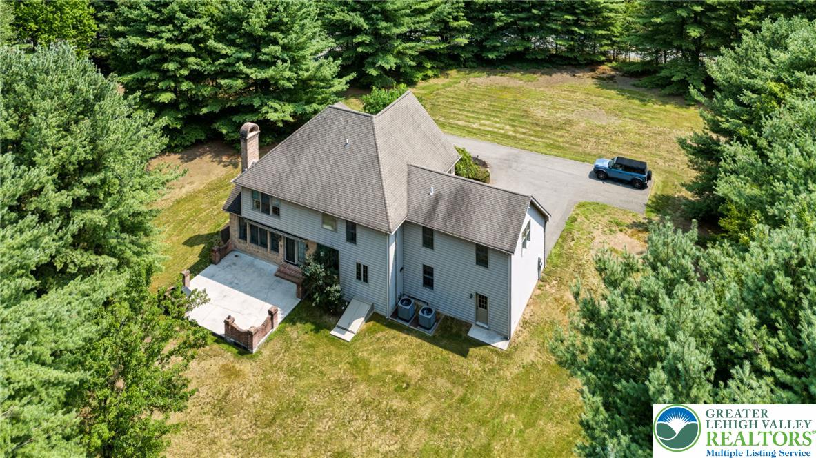 910 La Montage Drive
