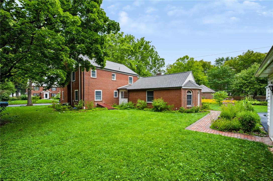 2636 West Greenleaf