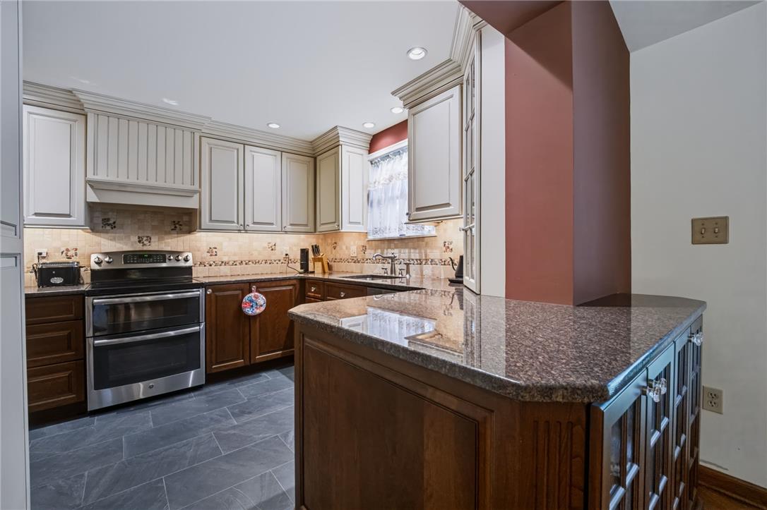 2636 West Greenleaf