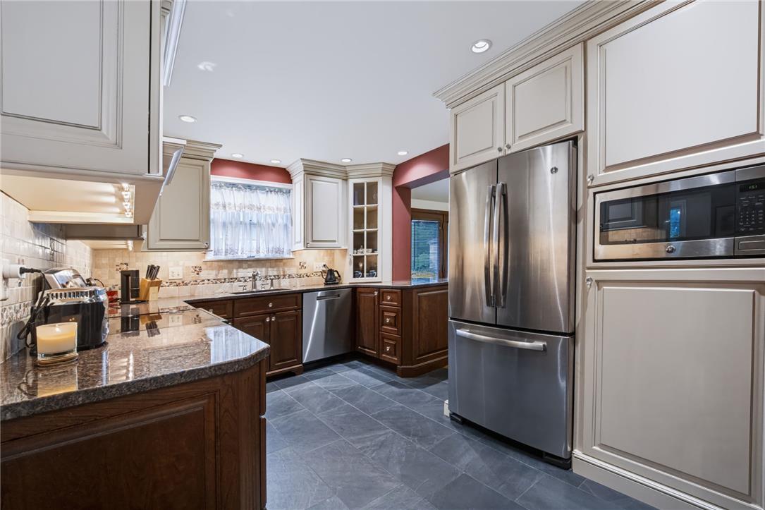 2636 West Greenleaf