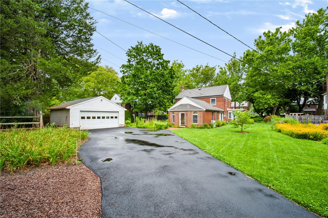 2636 West Greenleaf