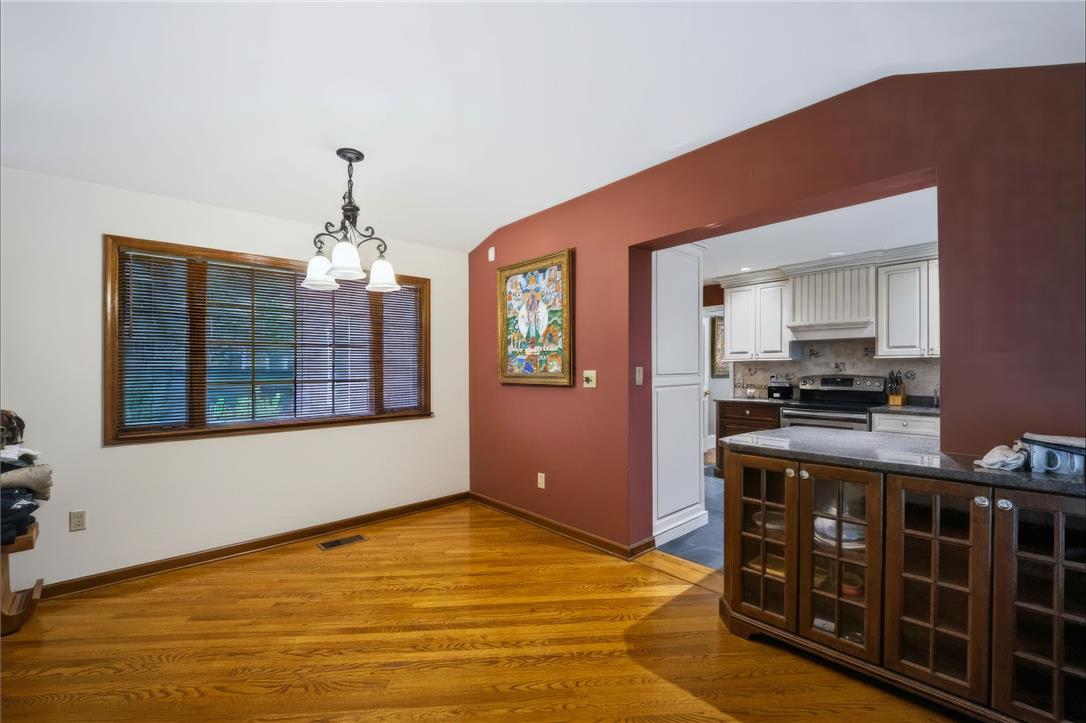 2636 West Greenleaf