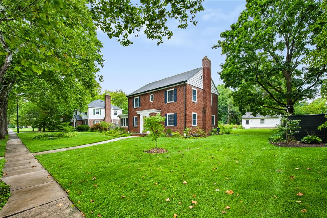2636 West Greenleaf