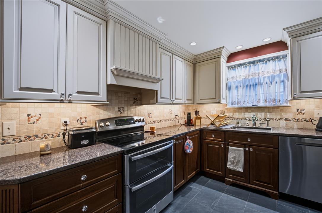 2636 West Greenleaf
