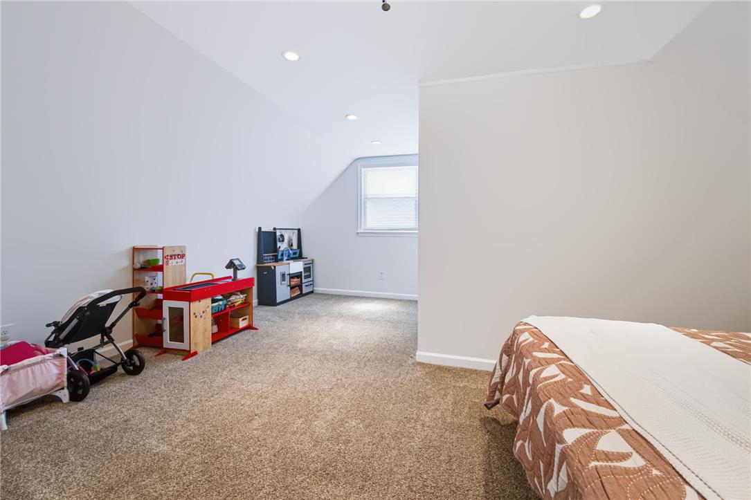 1242 Walnut Lane
