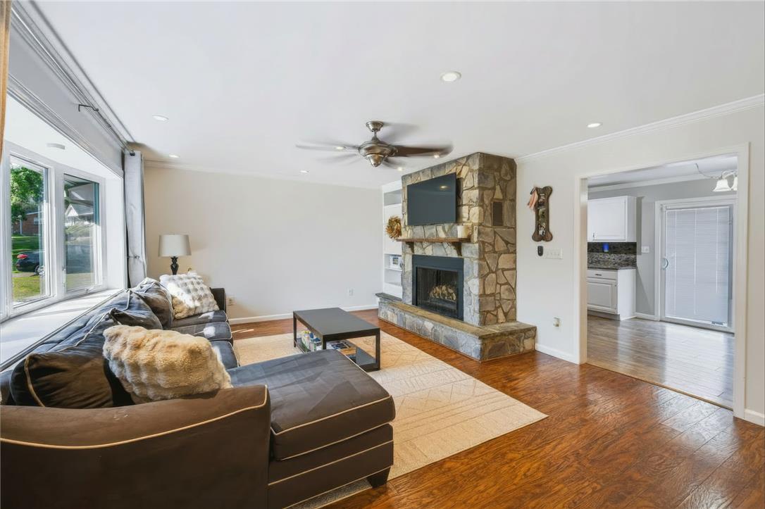 1242 Walnut Lane