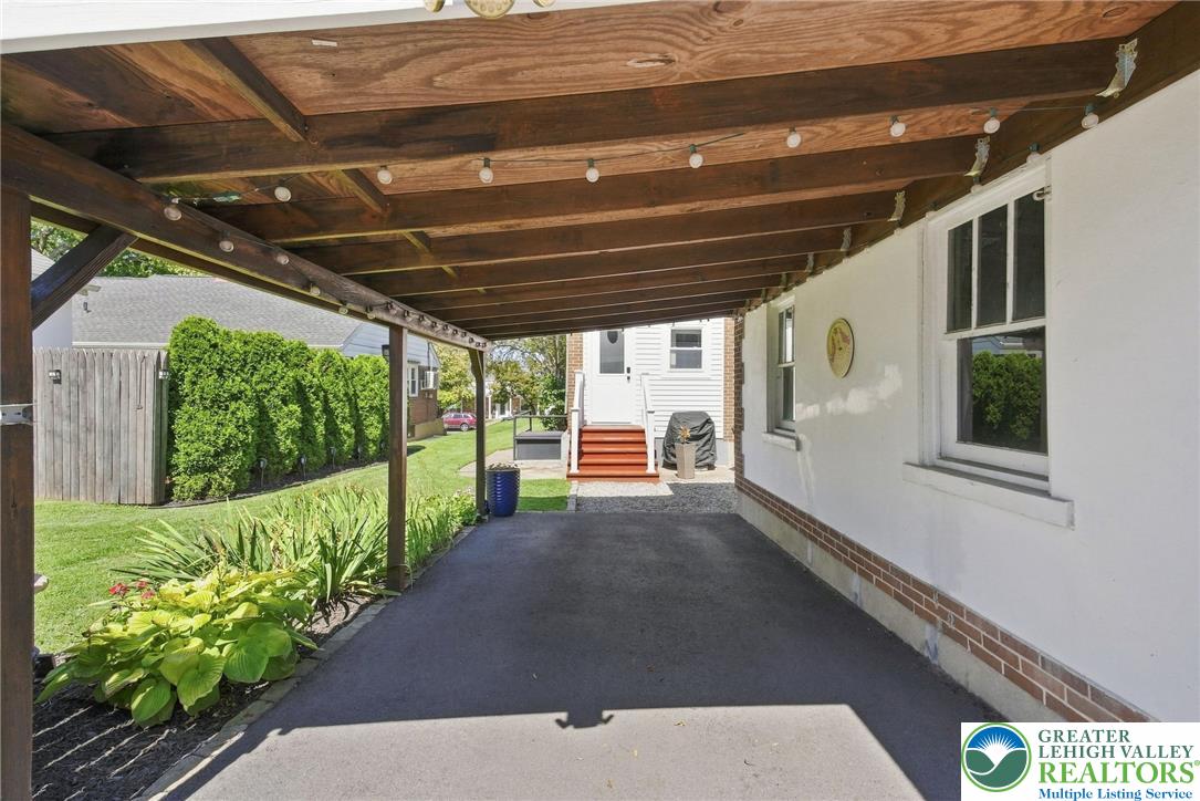 2530 Walnut Street