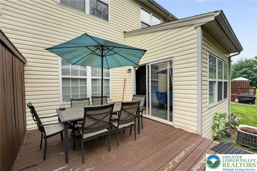 8141 Cross Creek Circle