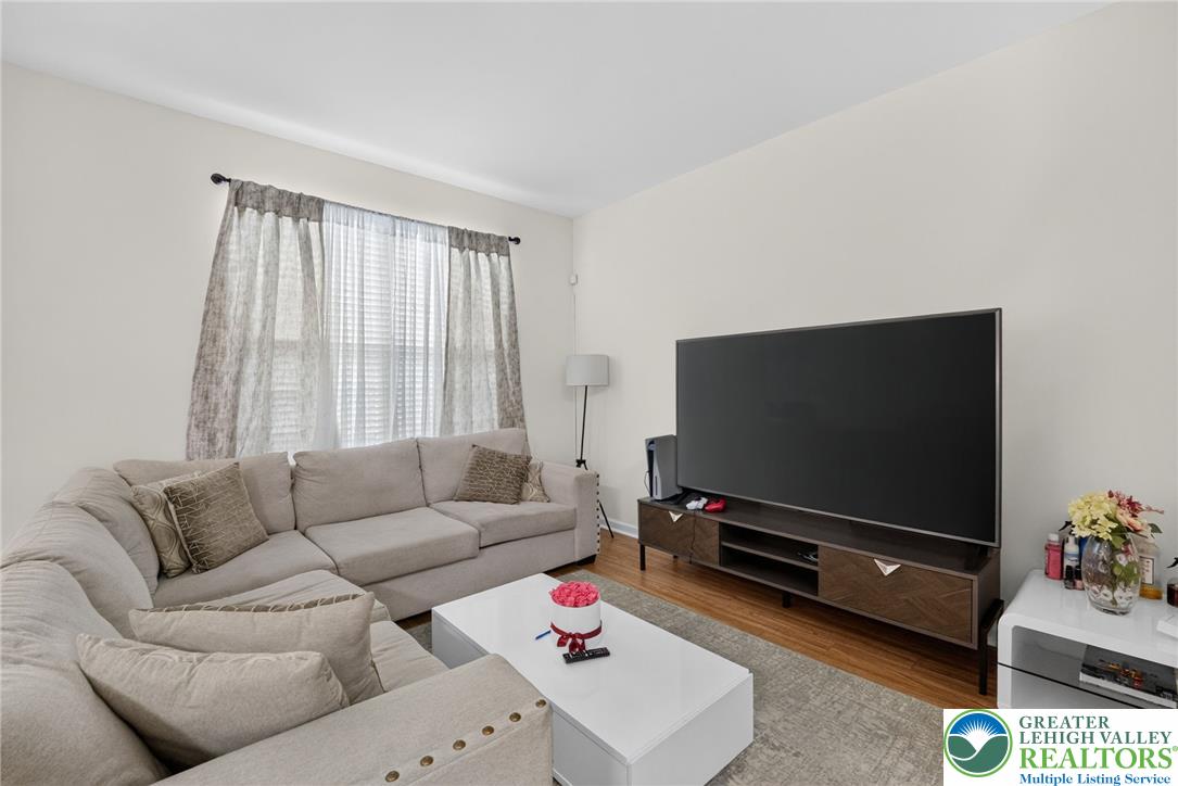 8141 Cross Creek Circle