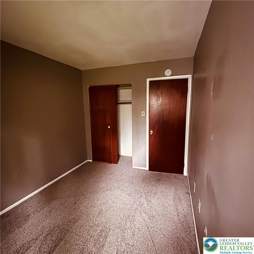 1327 Howard South