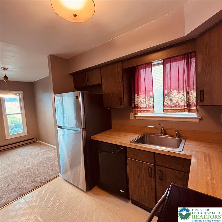 1327 Howard South