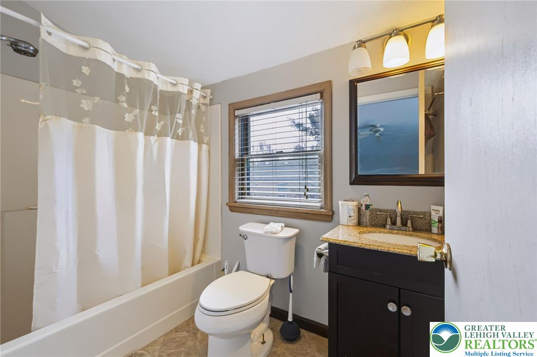 1605 Ridgeview