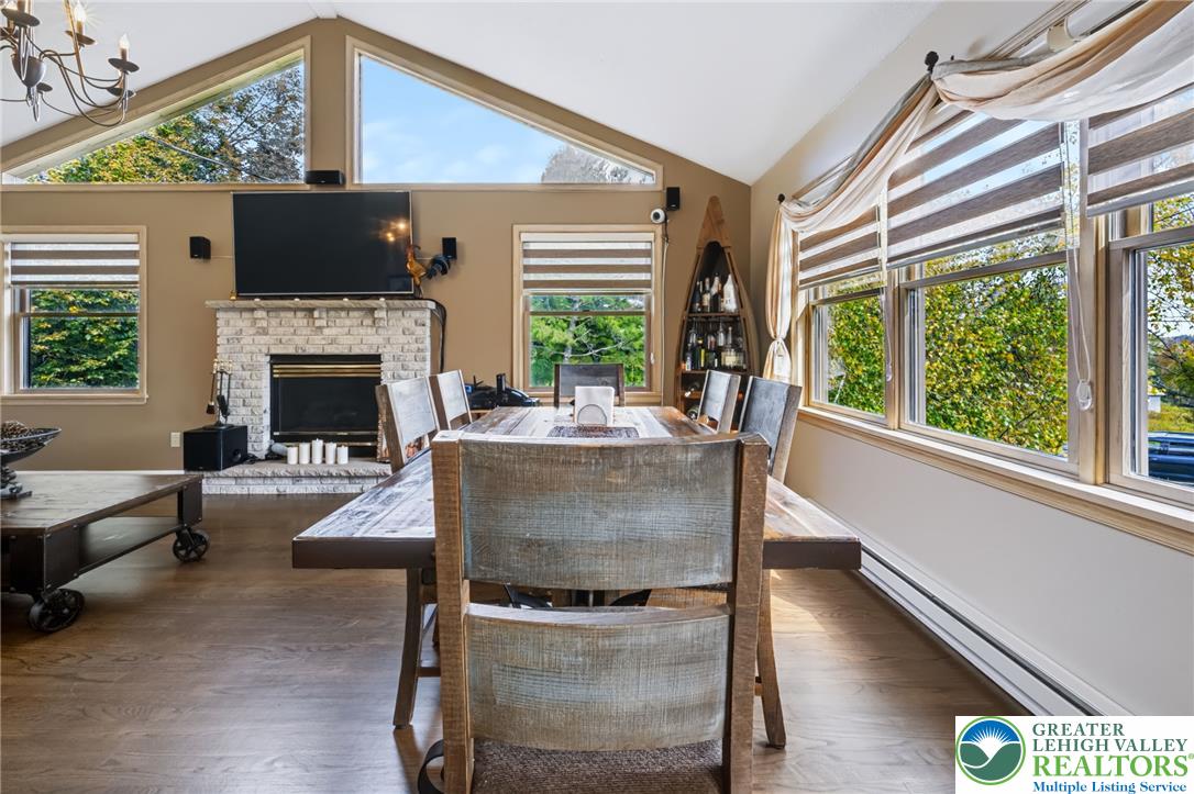 1605 Ridgeview