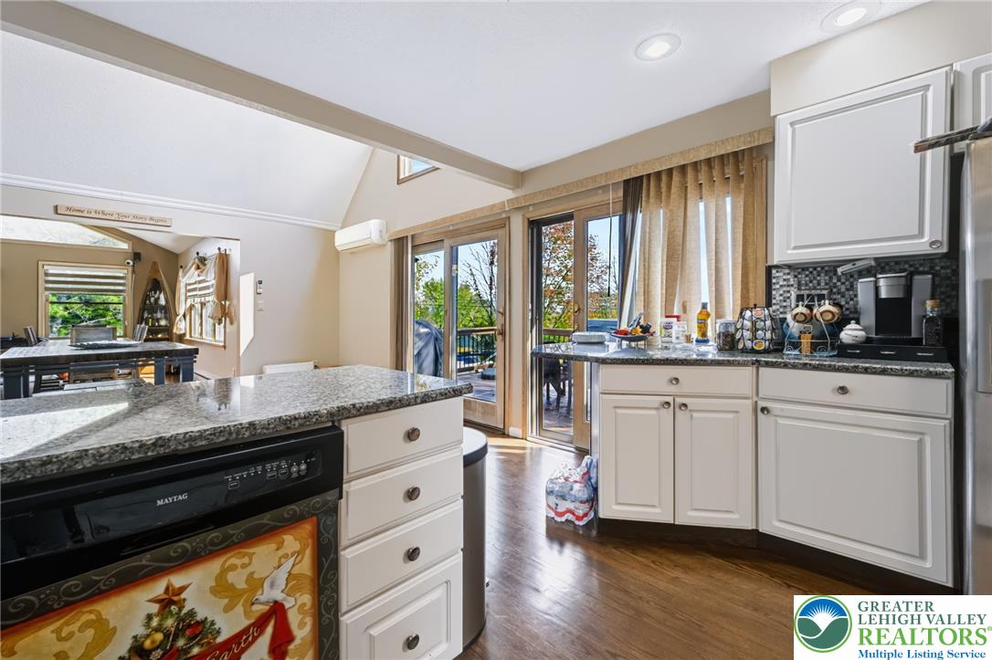 1605 Ridgeview