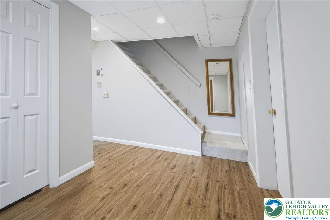 1605 Ridgeview