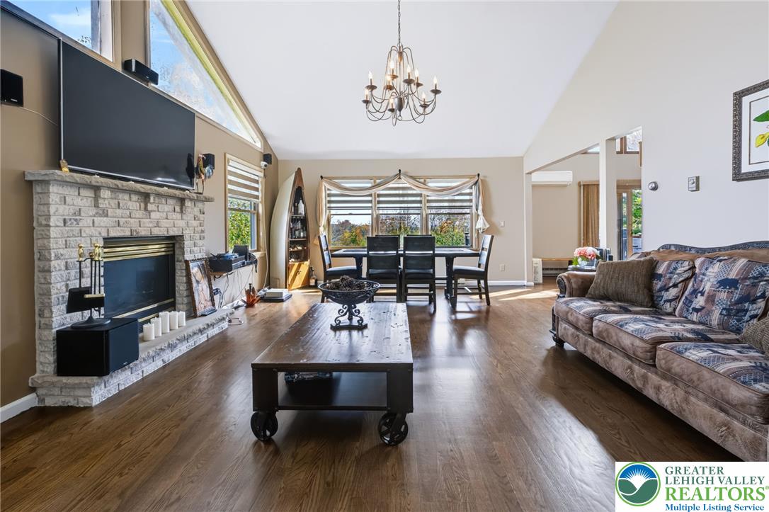 1605 Ridgeview