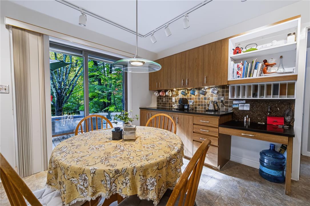141 Roosevelt Road