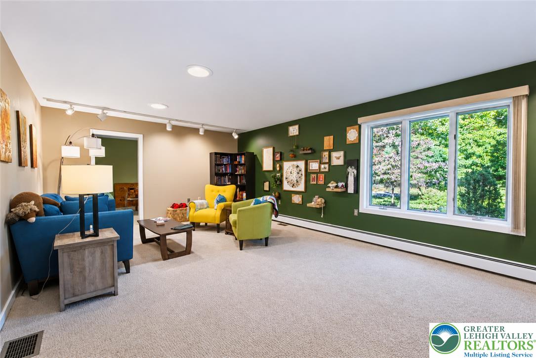 141 Roosevelt Road
