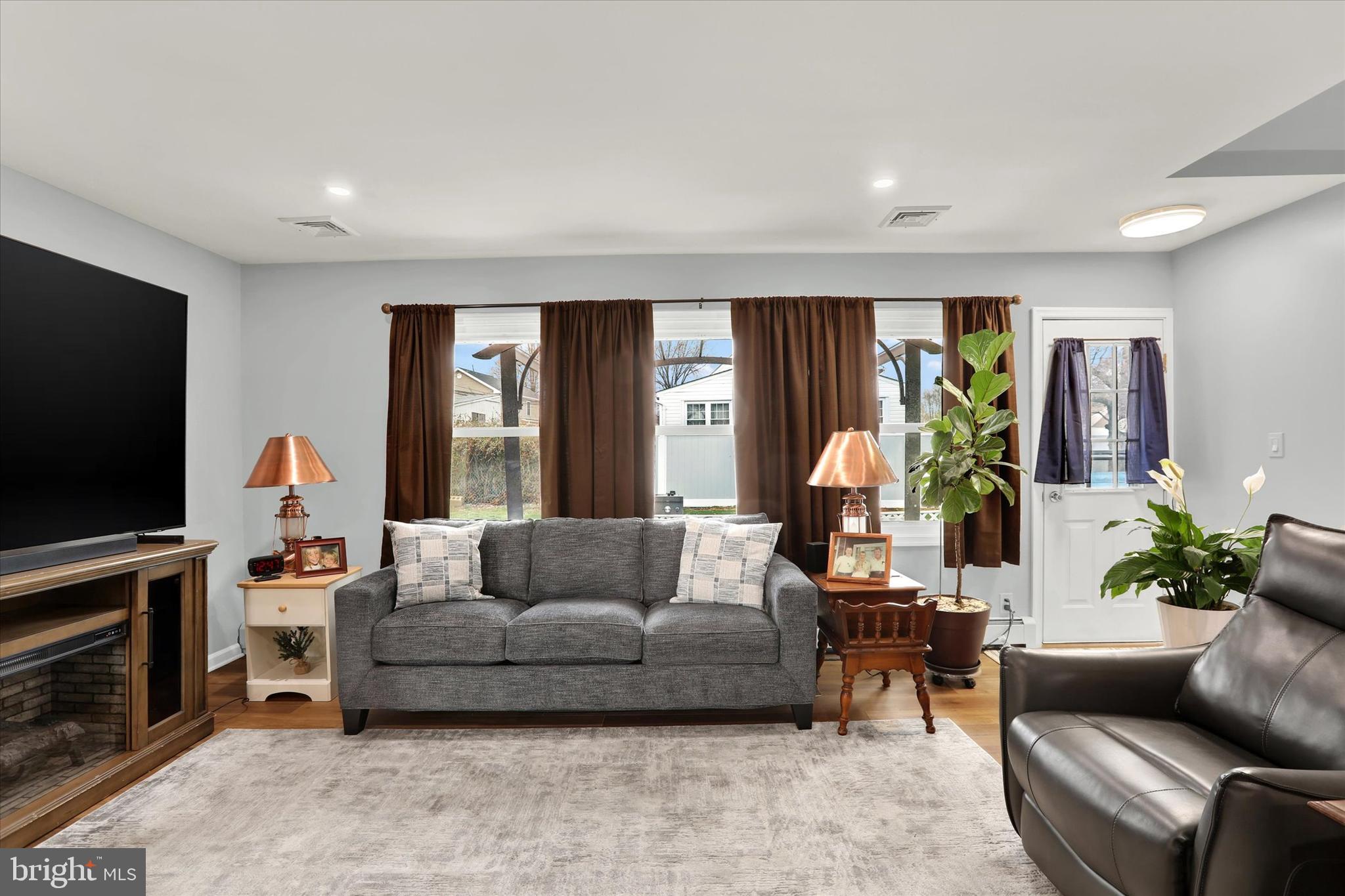 123 GOLDENRIDGE DRIVE
