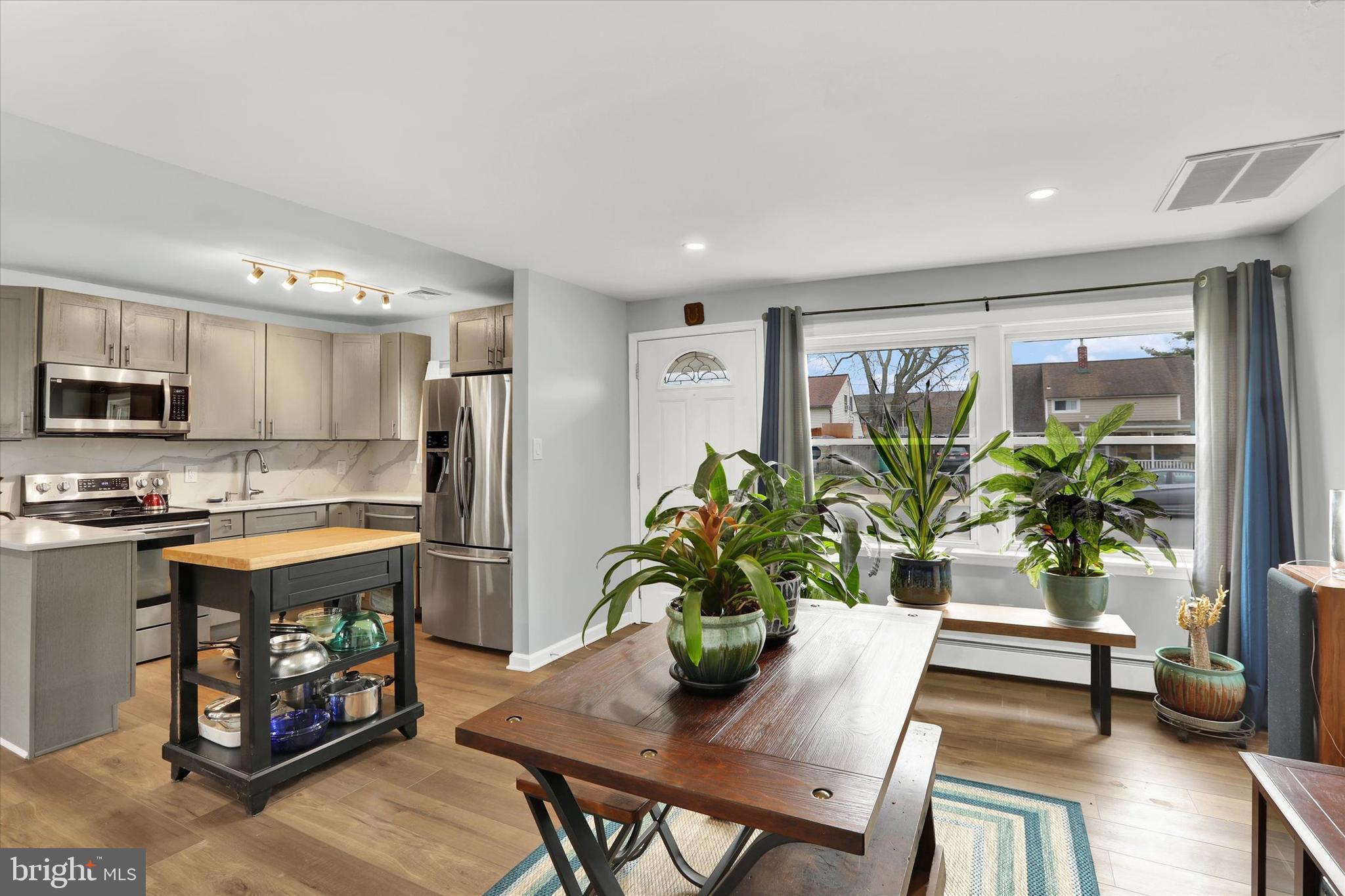 123 GOLDENRIDGE DRIVE
