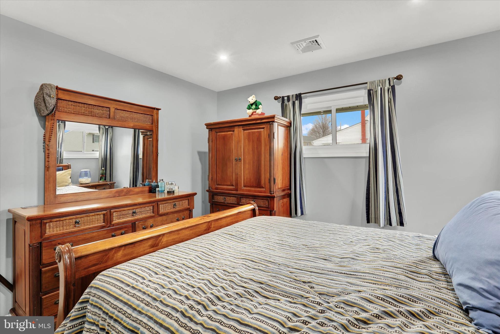 123 GOLDENRIDGE DRIVE