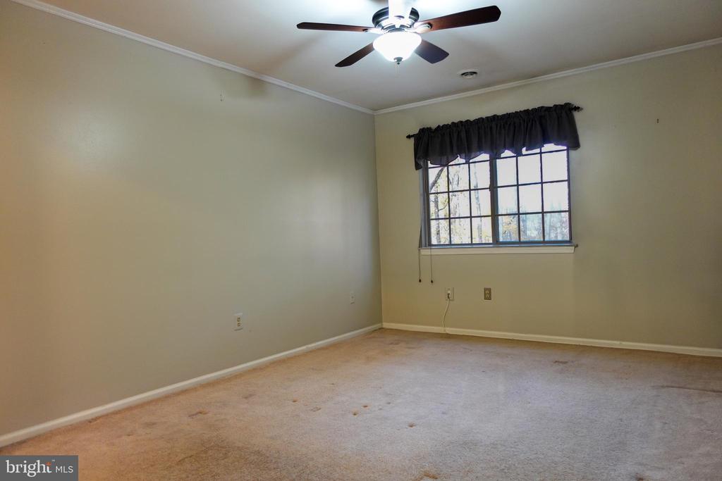 1075 PATRICK PLACE