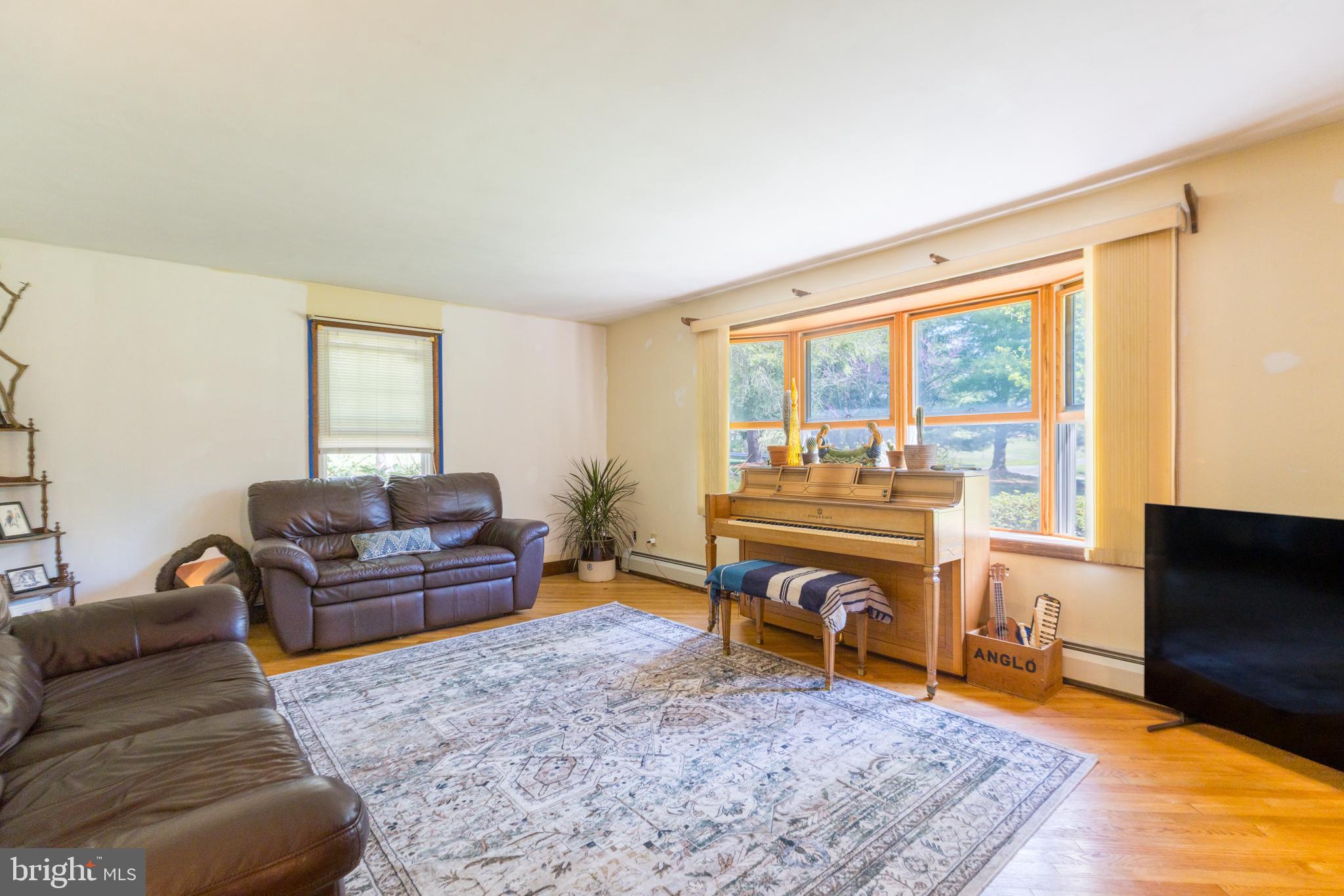 255 PARK DRIVE W