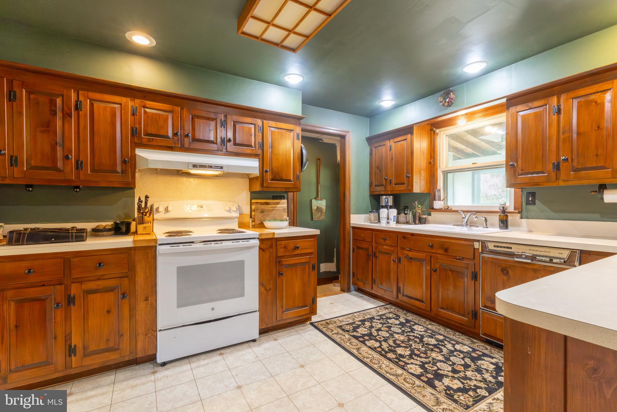 255 PARK DRIVE W
