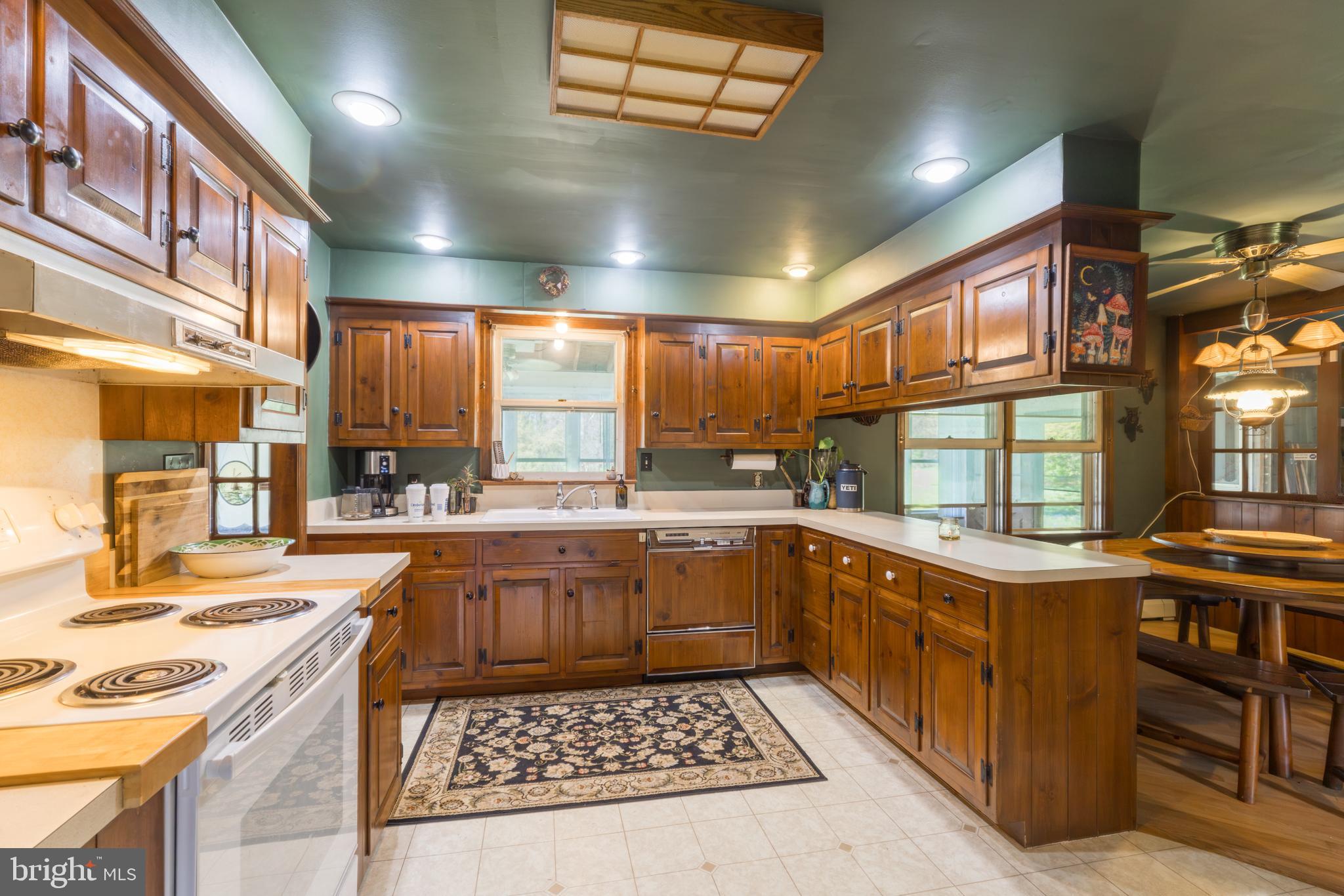 255 PARK DRIVE W