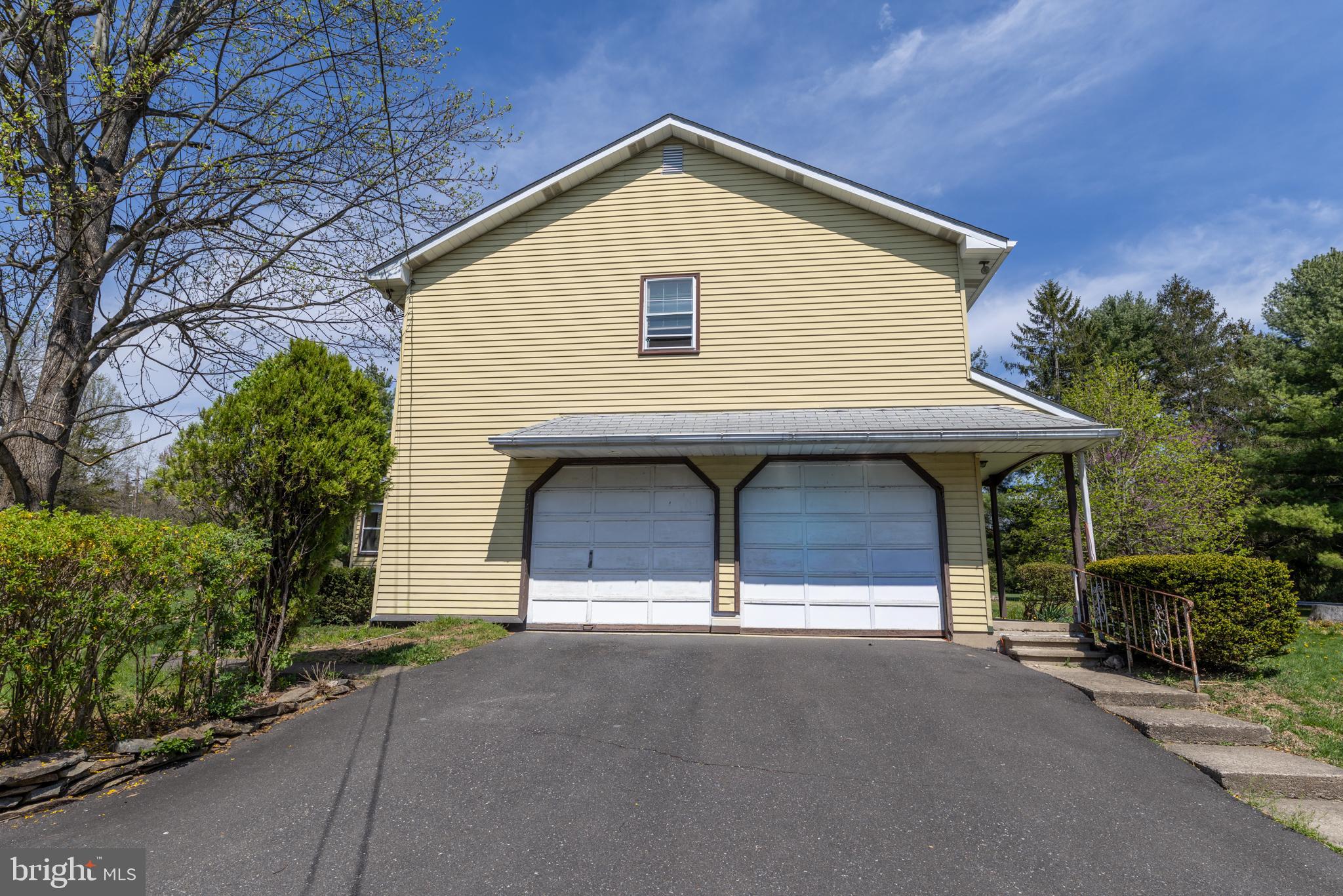 255 PARK DRIVE W