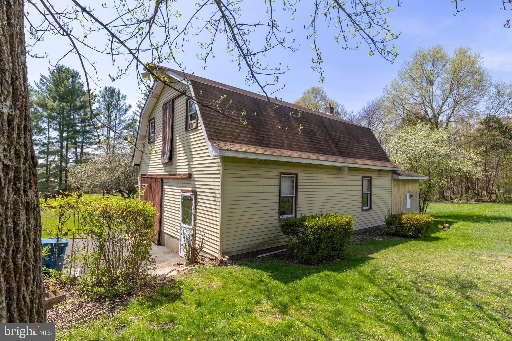 255 PARK DRIVE W