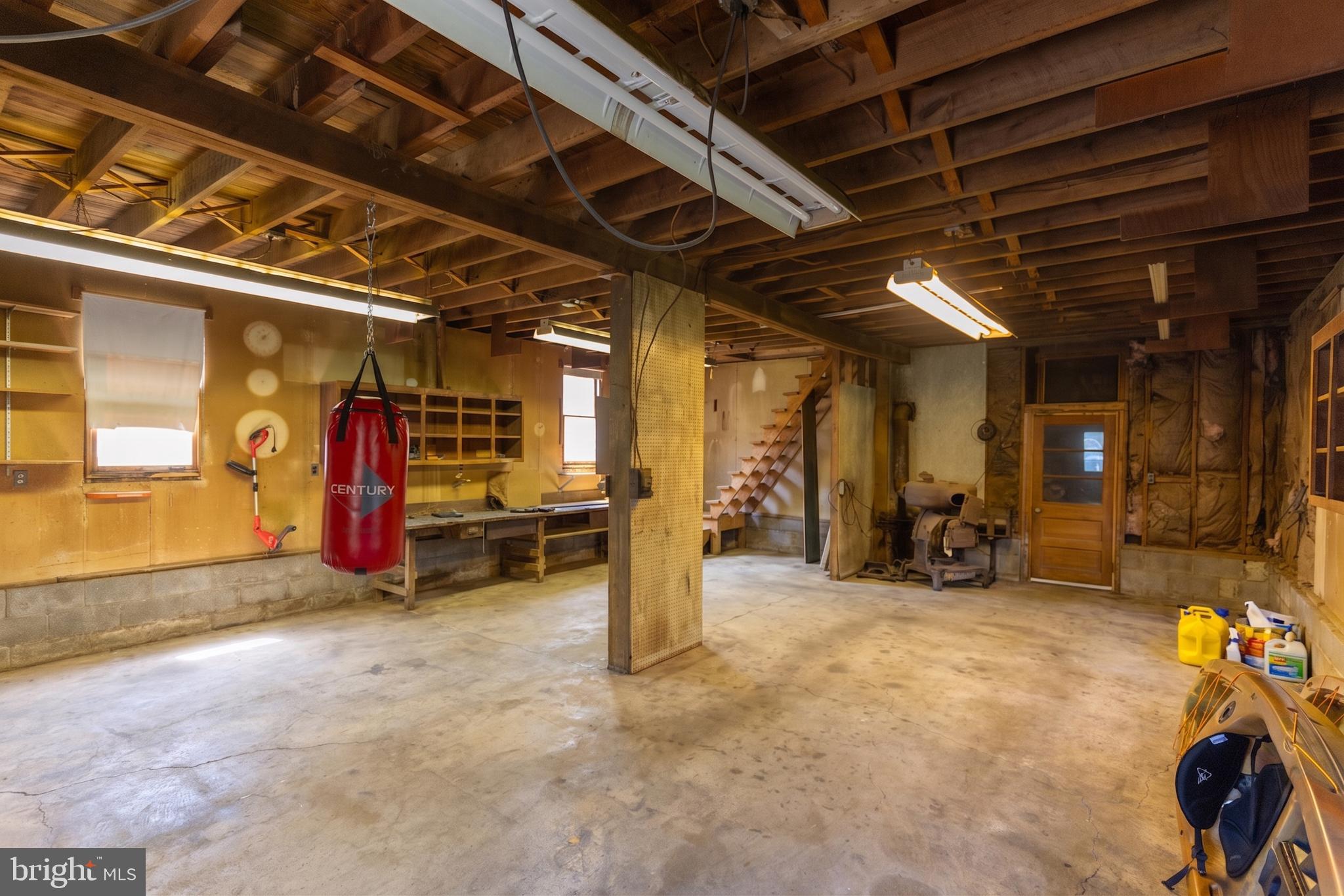 255 PARK DRIVE W