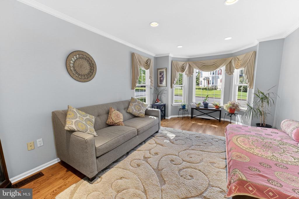 106 JULIAN DRIVE E