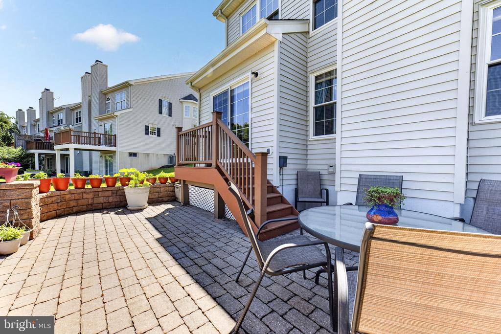 106 JULIAN DRIVE E