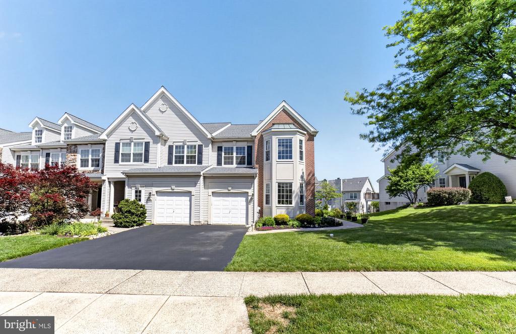 106 JULIAN DRIVE E