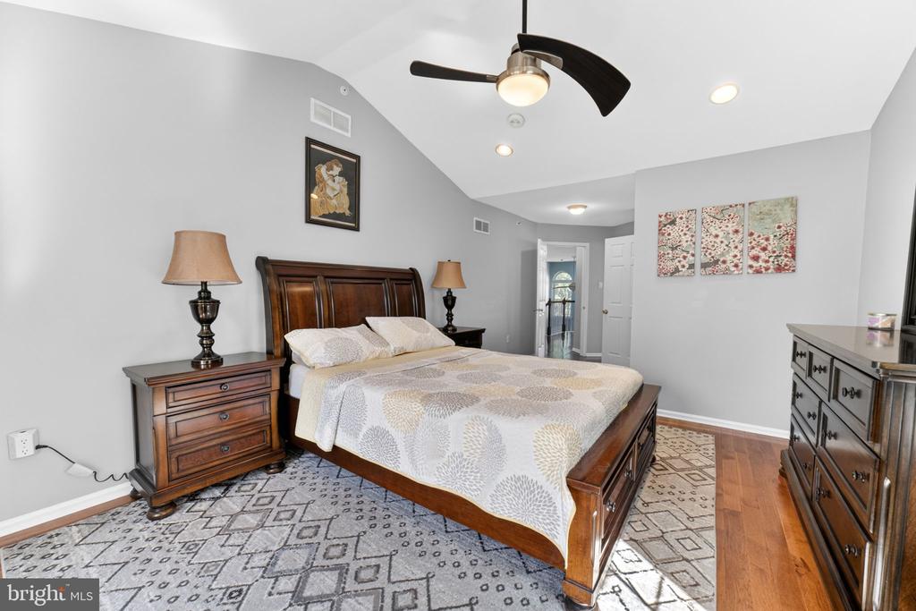 106 JULIAN DRIVE E