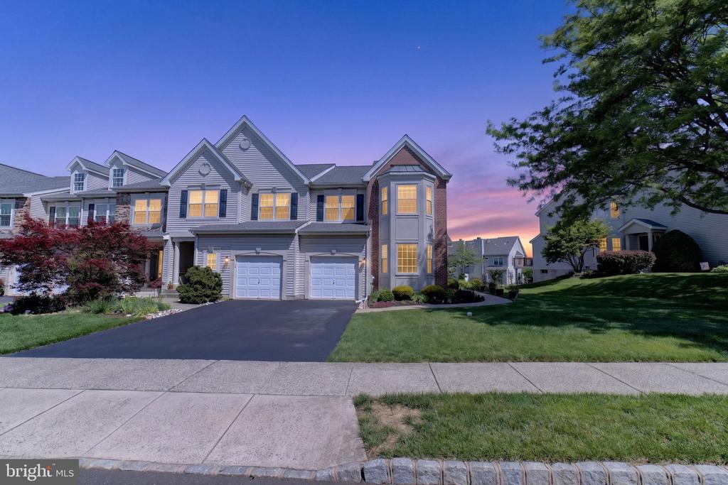 106 JULIAN DRIVE E