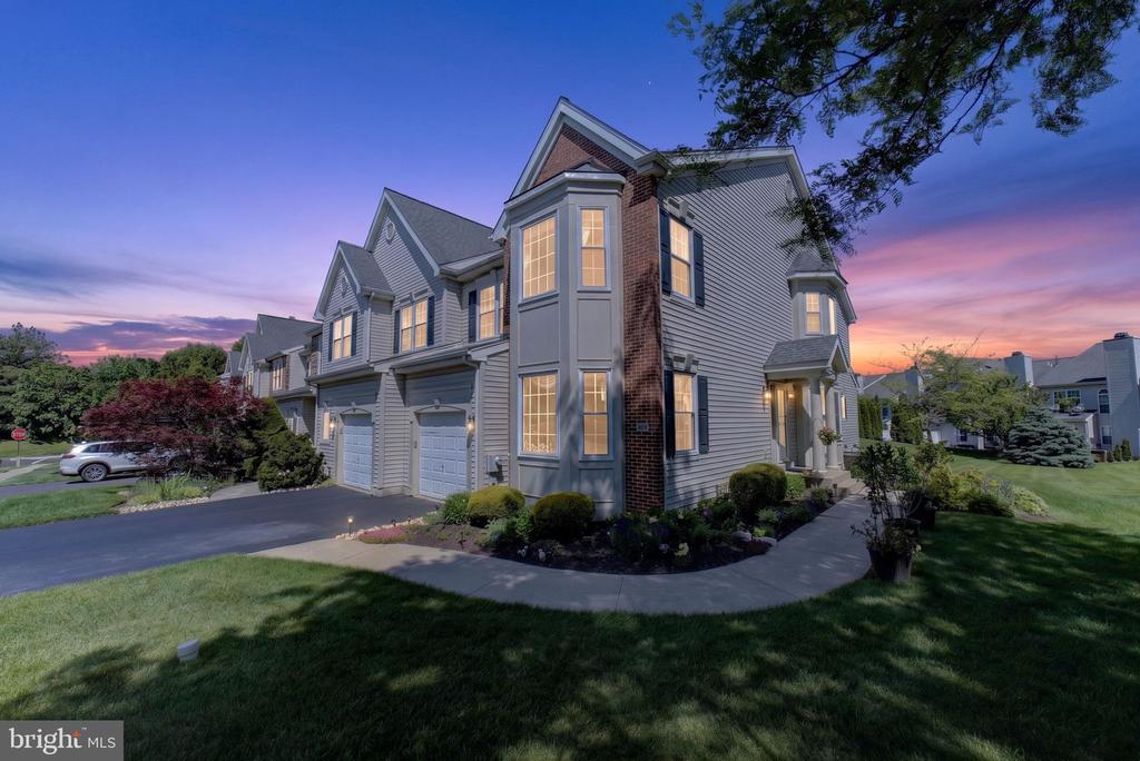 106 JULIAN DRIVE E