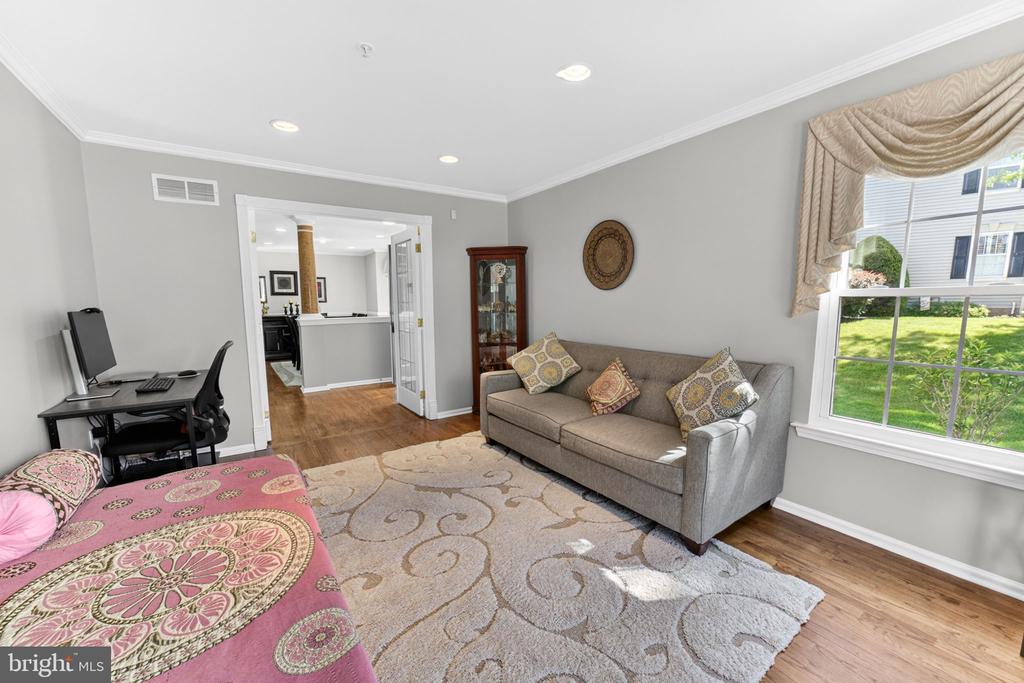 106 JULIAN DRIVE E