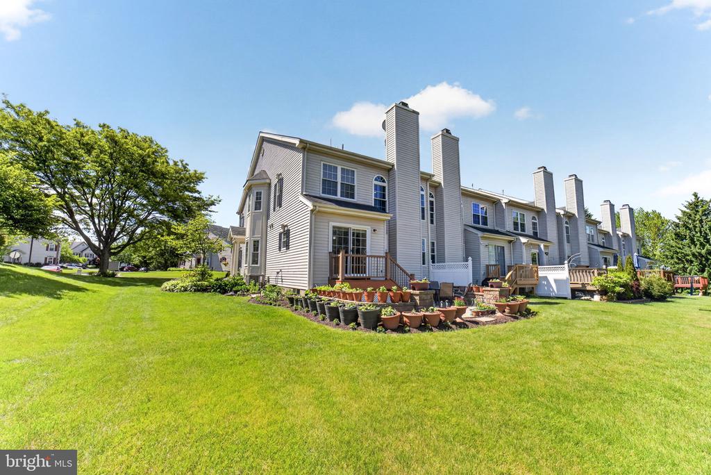 106 JULIAN DRIVE E