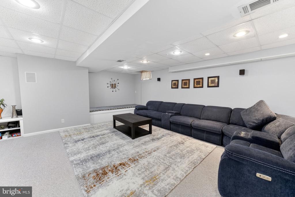 106 JULIAN DRIVE E