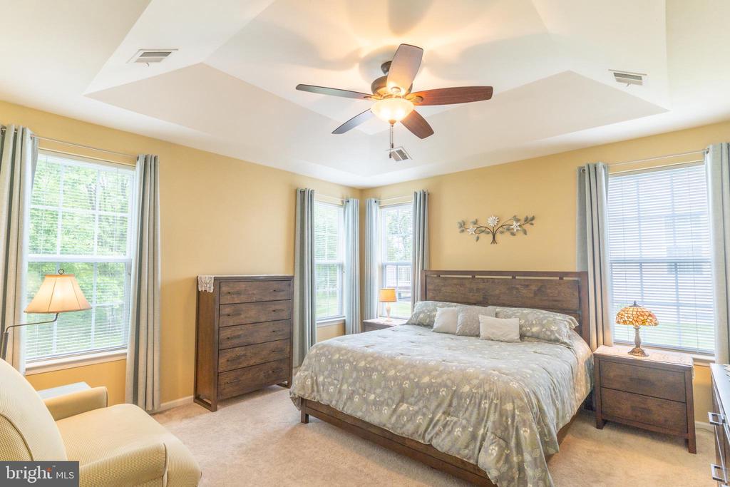 1166 CREEKSIDE LANE