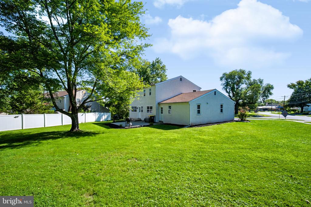 2201 SHETLAND DRIVE