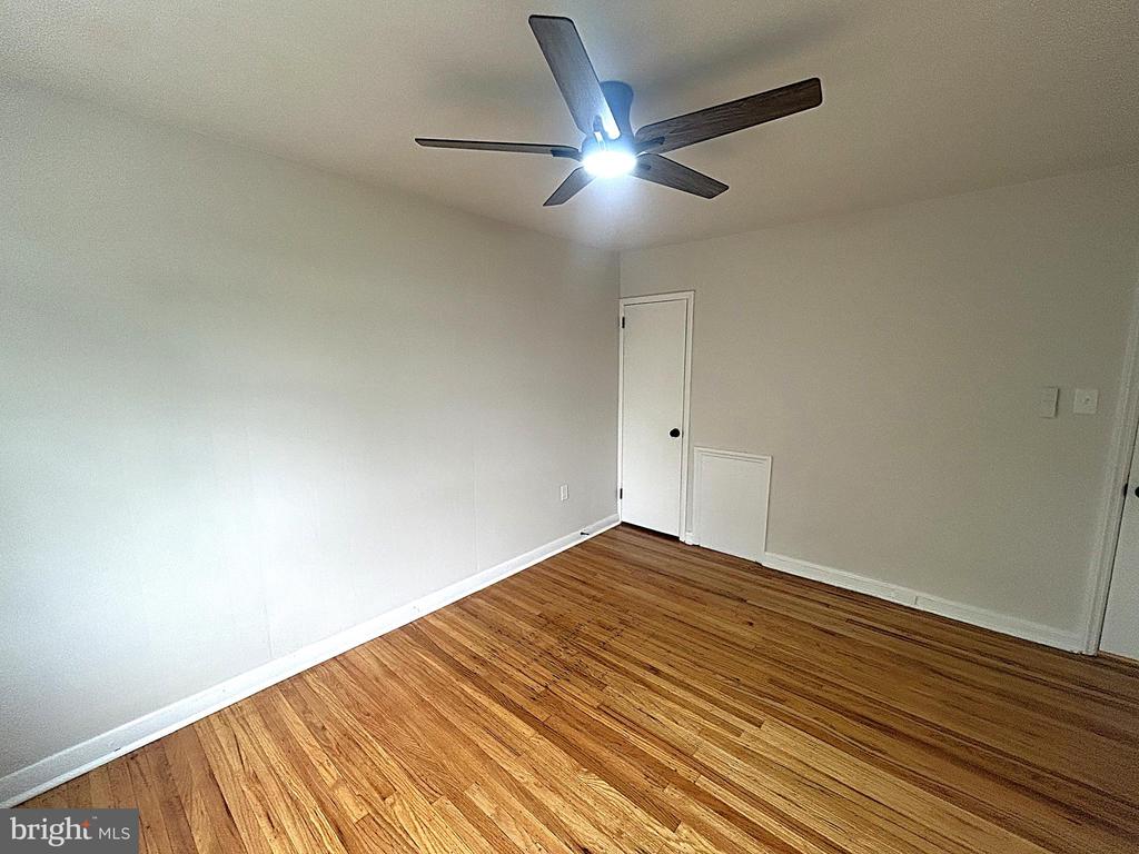 842 FAIRFAX ROAD